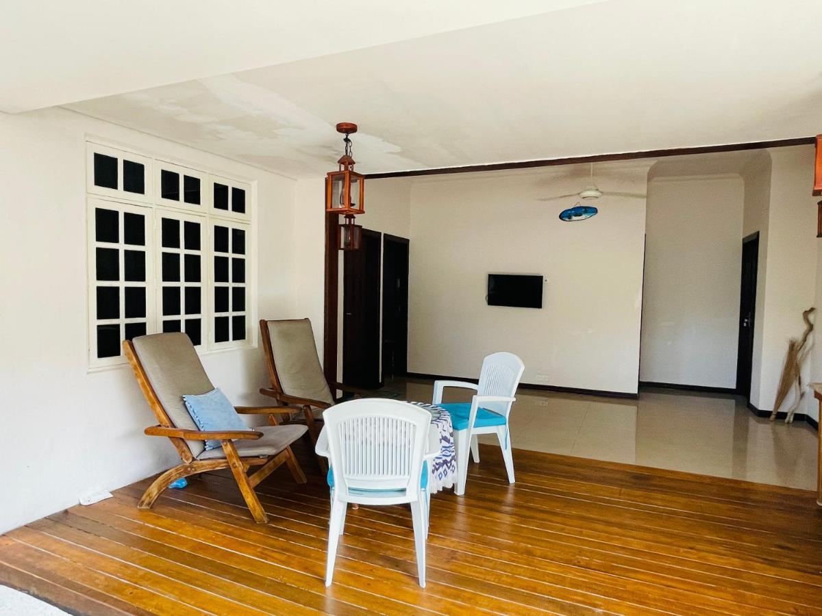 Orimas Retreat Hotel Thulusdhoo Exterior photo